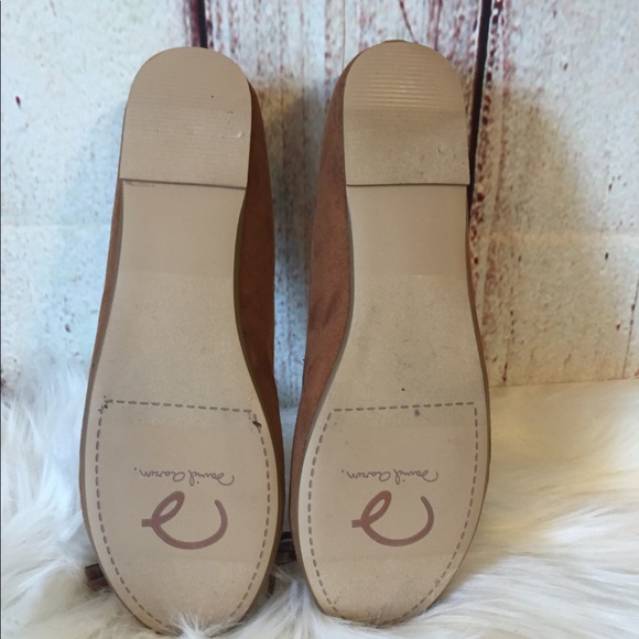 Size 7.5" David Aaron Suede Flats - Picture 6 of 7